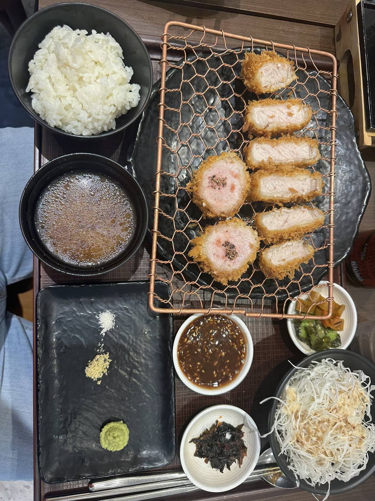 정돈 돈까스 팔아요
